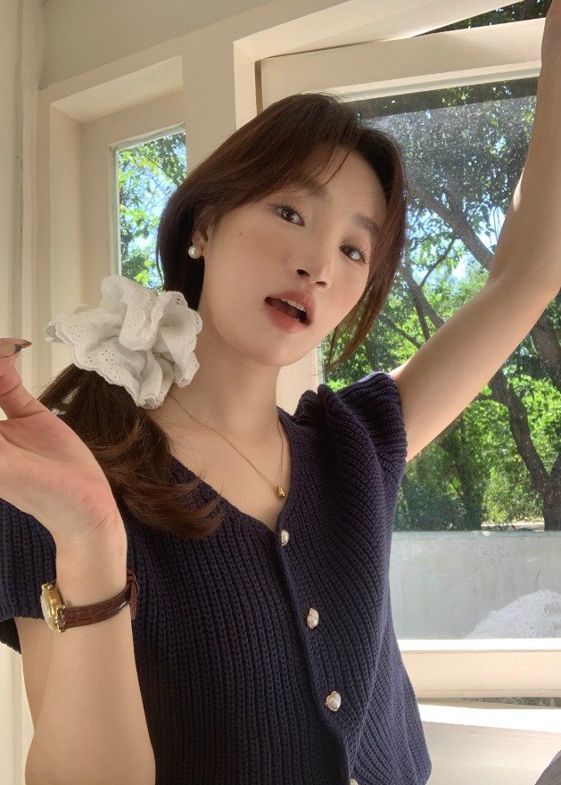 (DEFECT) Lola Hearty Buttoned Knit Top in Navy Blue