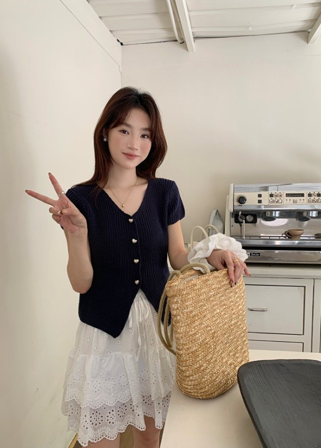 (DEFECT) Lola Hearty Buttoned Knit Top in Navy Blue