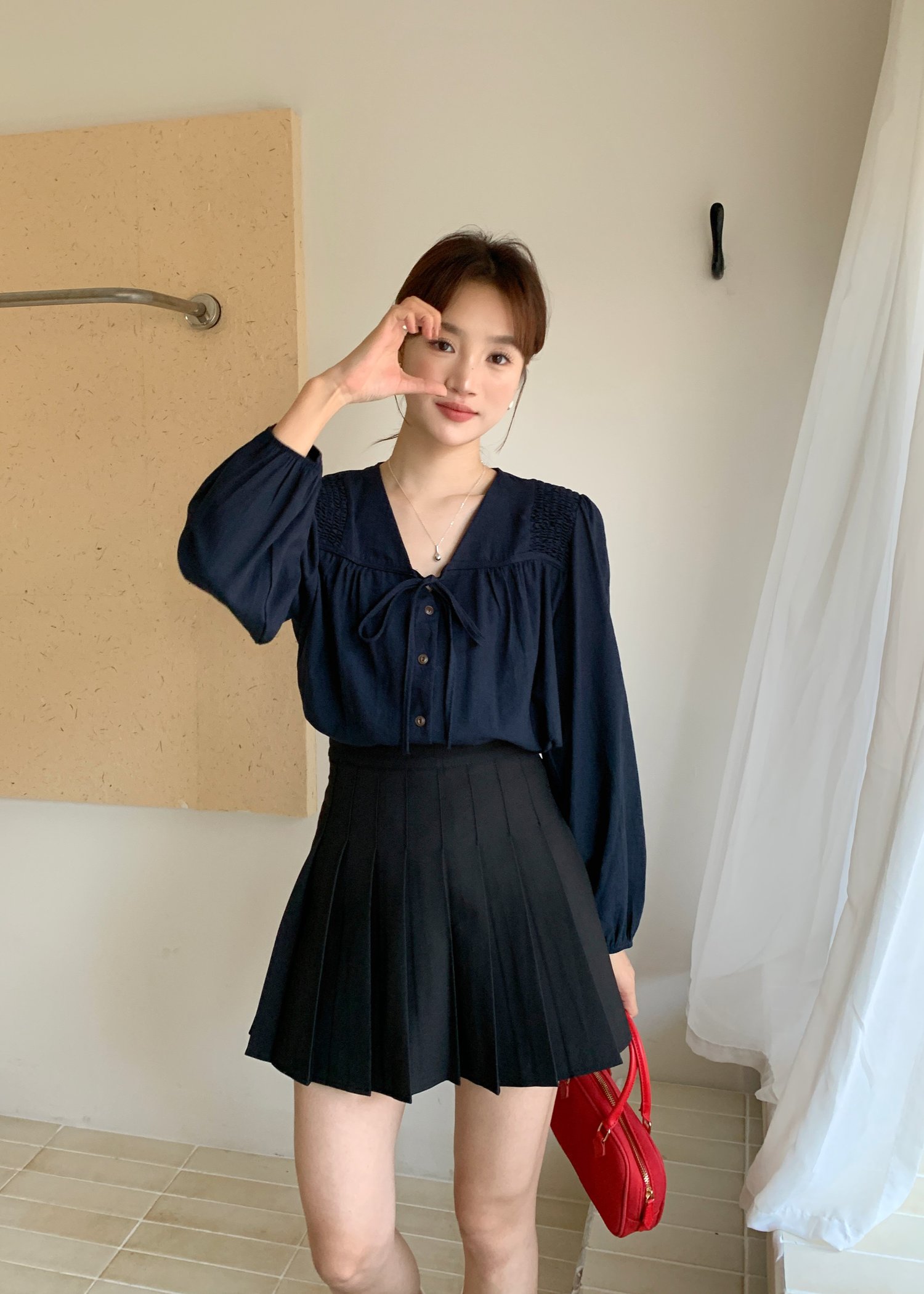 (DEFECT) Gracie Puffy Long Sleeve Blouse in Navy Blue