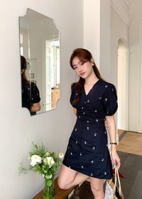 (DEFECT) Clara Embroidery Floral Dress in Dark Navy Blue