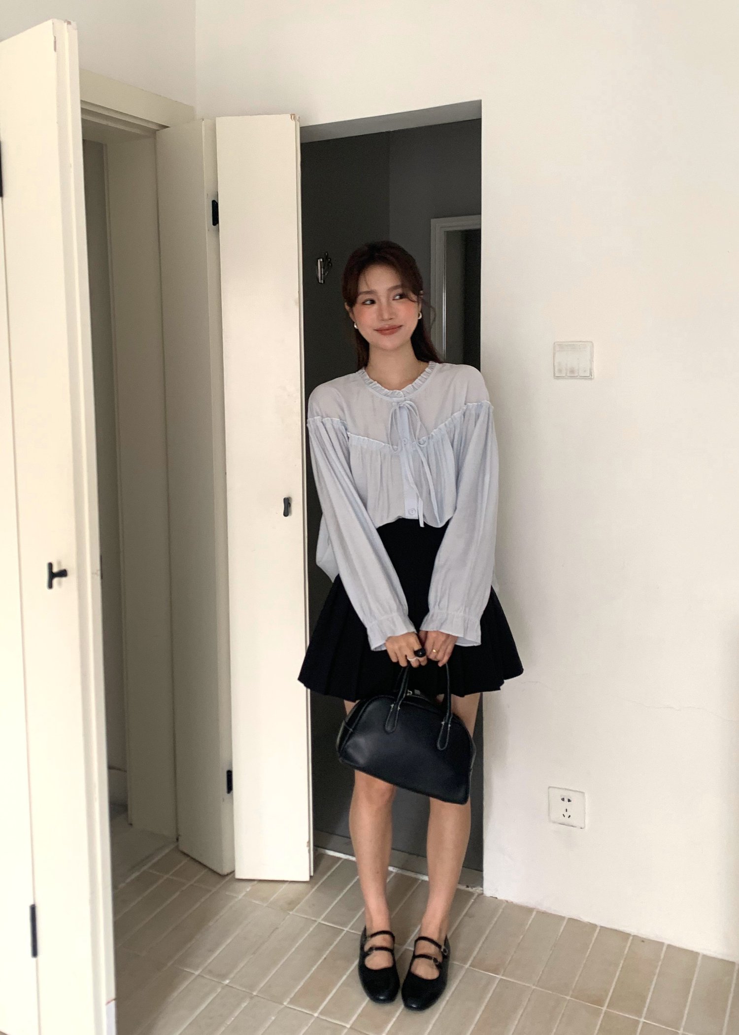 (DEFECT) Eileen Long Sleeve Blouse in Blue