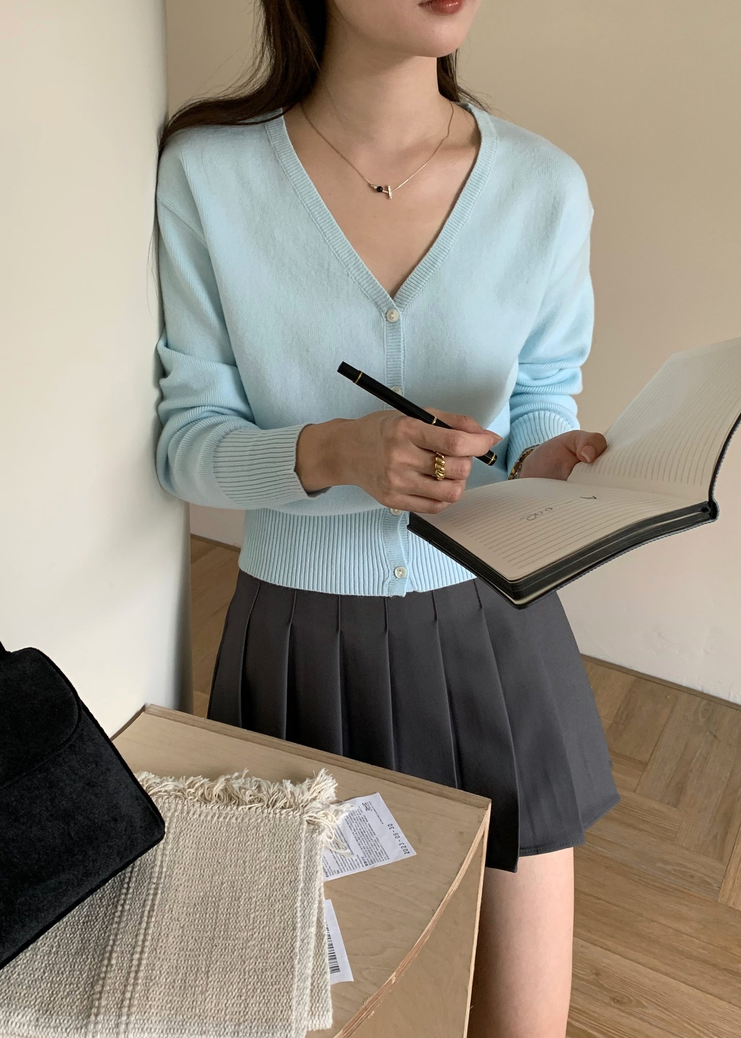 (DEFECT) Elena Long Sleeve Knit Top in Blue