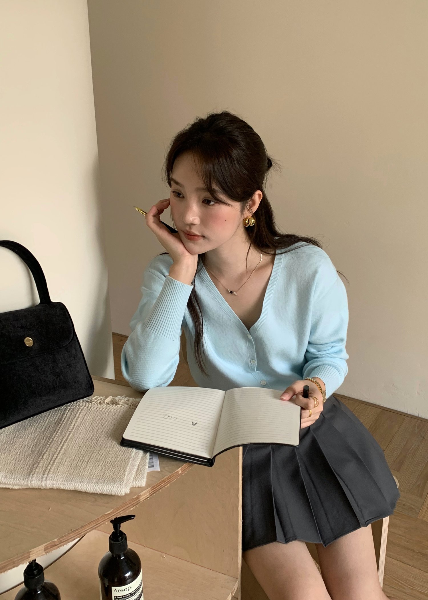 (DEFECT) Elena Long Sleeve Knit Top in Blue