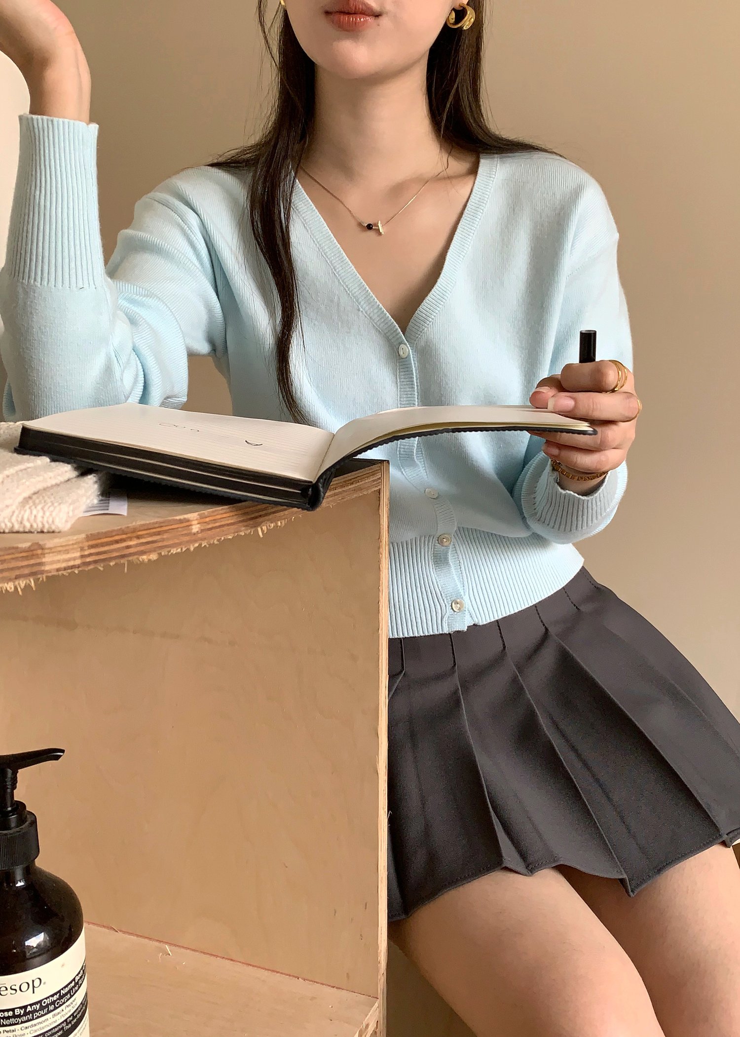 (DEFECT) Elena Long Sleeve Knit Top in Blue