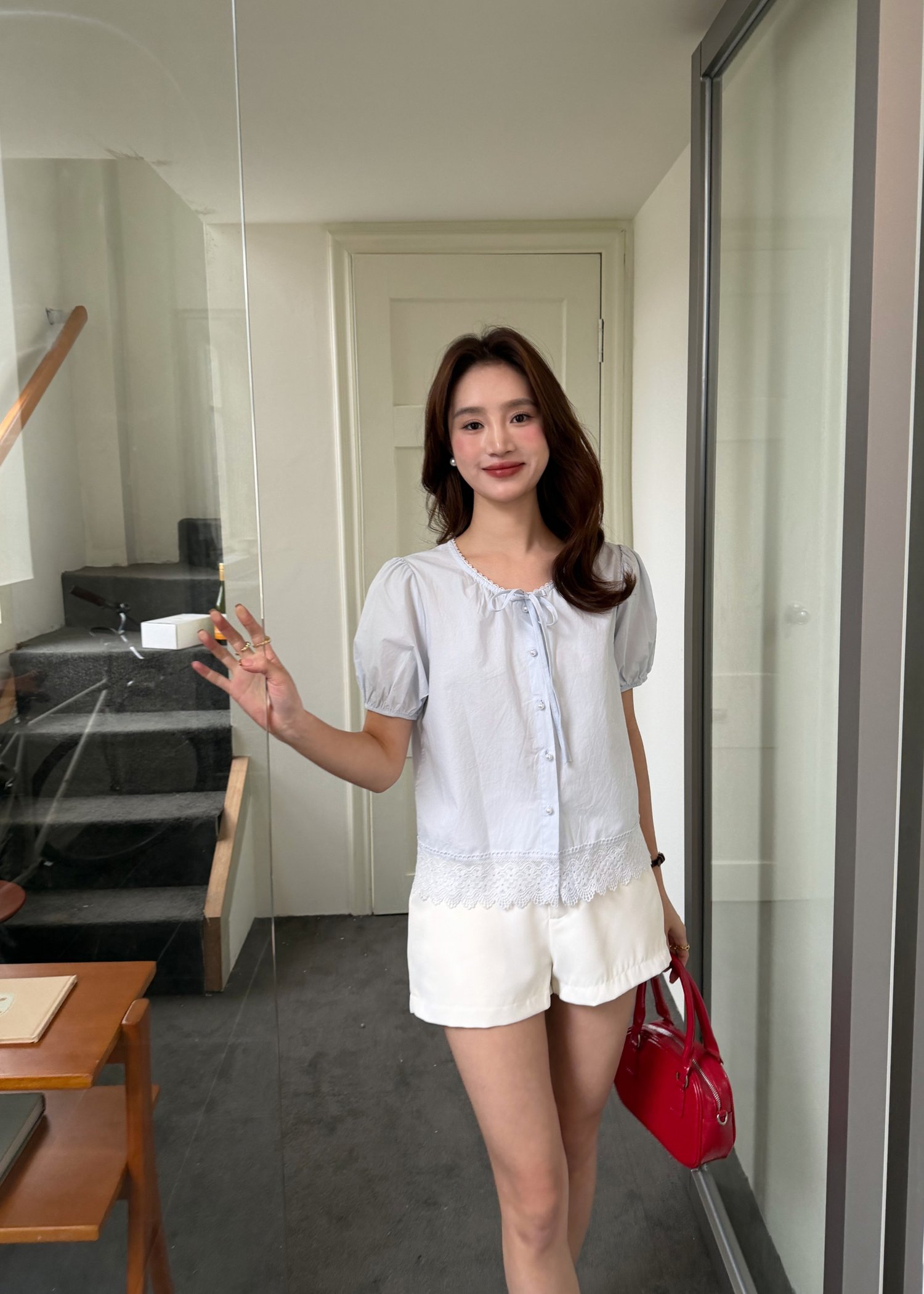 (DEFECT) Carine Lacey Pearl Buttoned Blouse in Blue