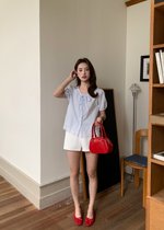 (DEFECT) Carine Lacey Pearl Buttoned Blouse in Blue