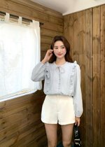 Your Everyday Classic Short in White