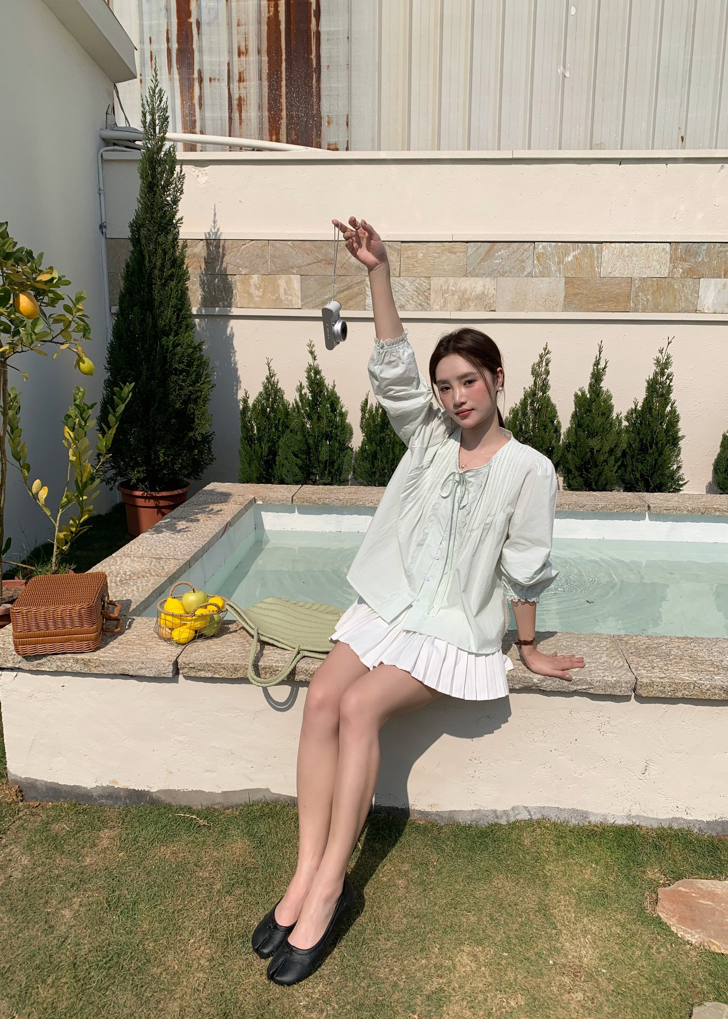 (DEFECT) Arris Lacey Pleated Blouse in Milk Green