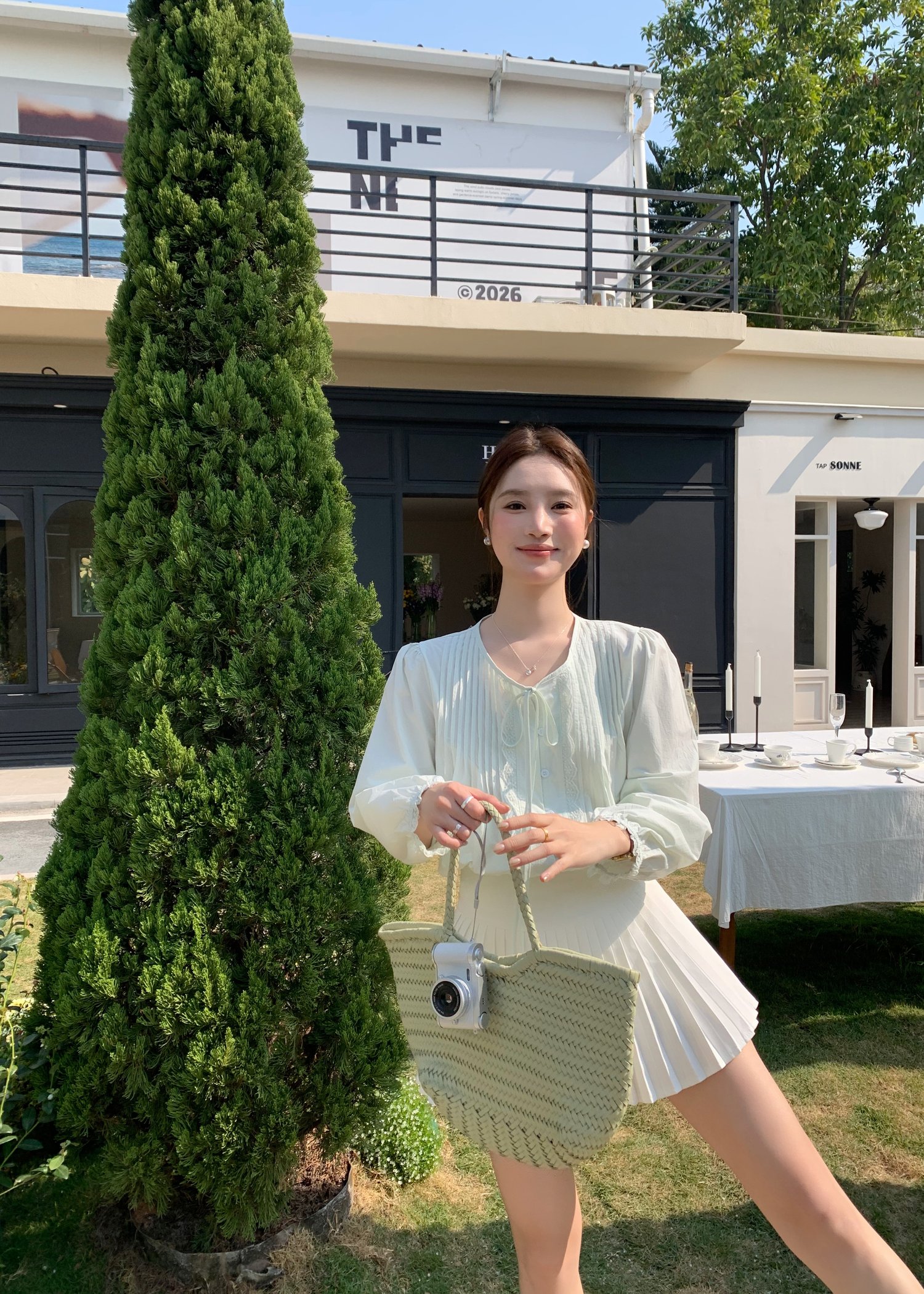 (DEFECT) Arris Lacey Pleated Blouse in Milk Green