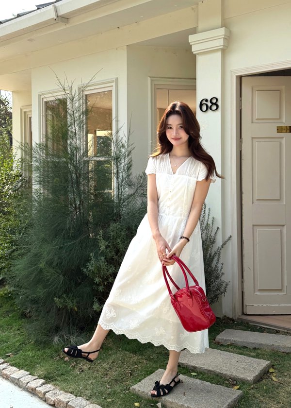 (DEFECT) Elise Embroidery Eyelet Dress in White