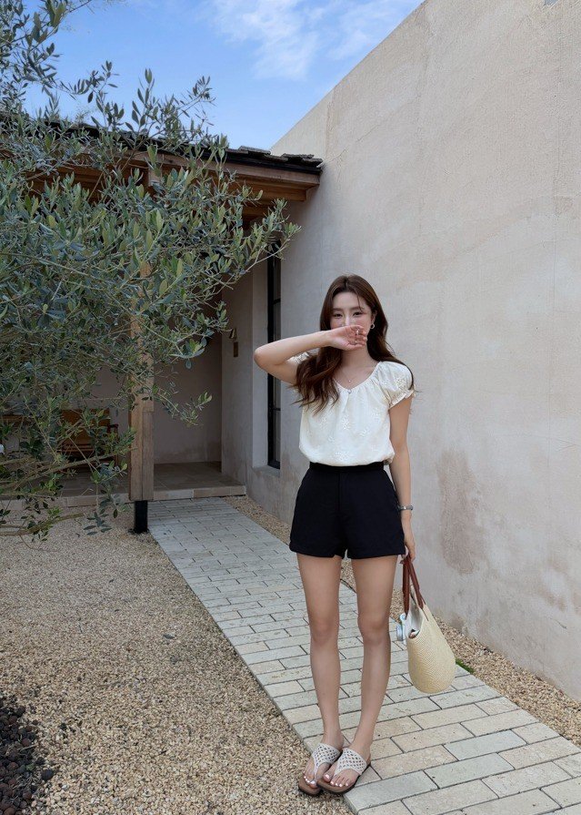 Your Everyday Classic Short in Black