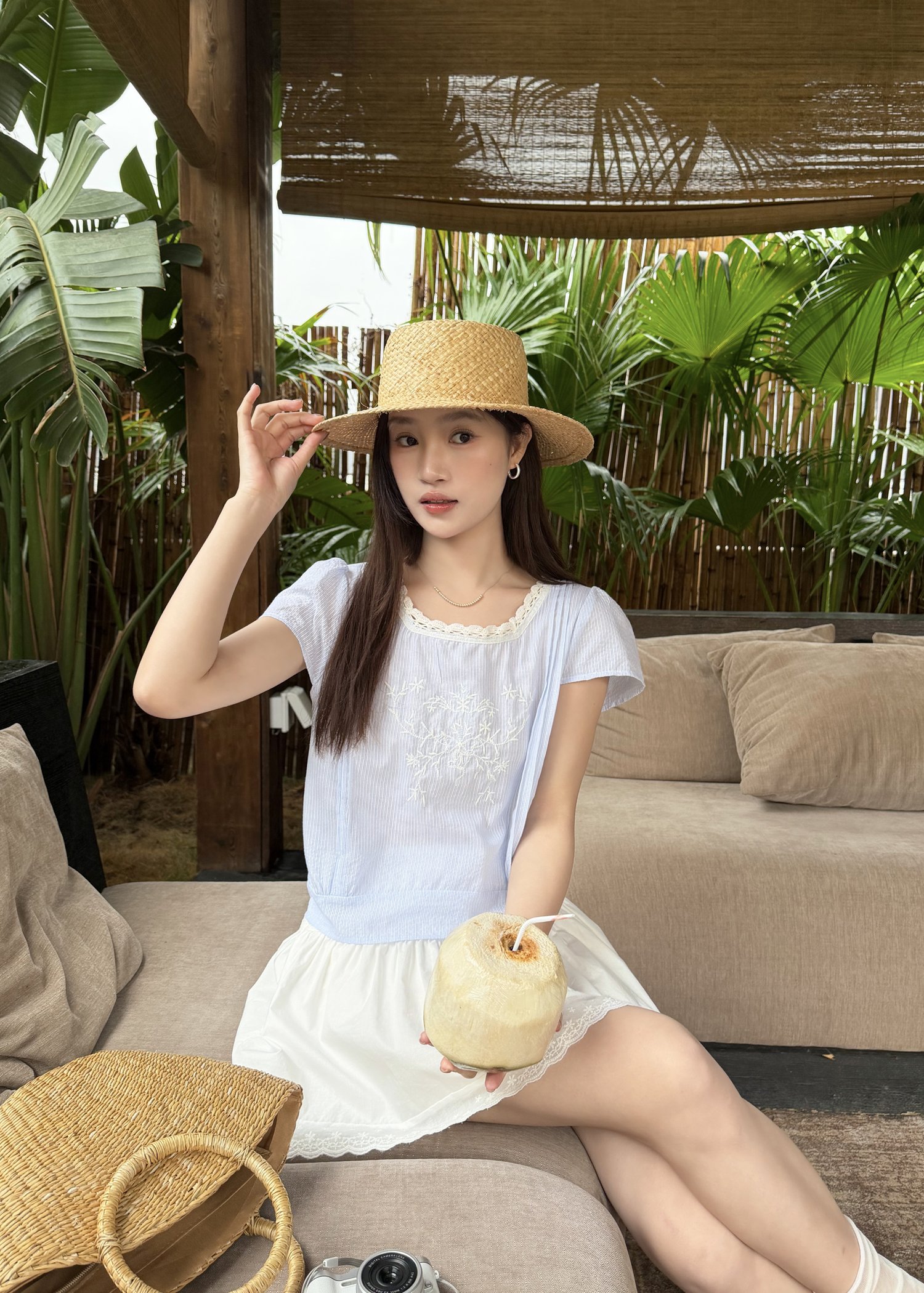 Elise Embroidery Lacey Blouse in Blue