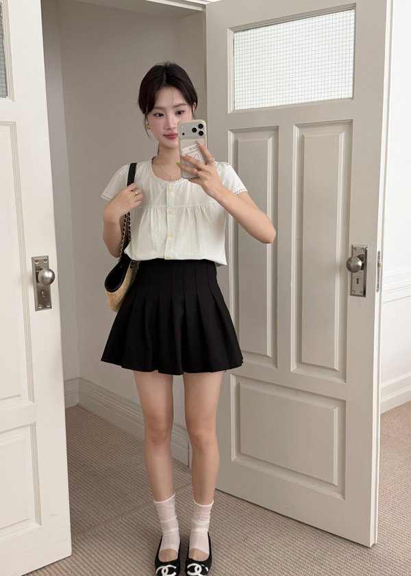 Leyla Flare Blouse in Baby Green