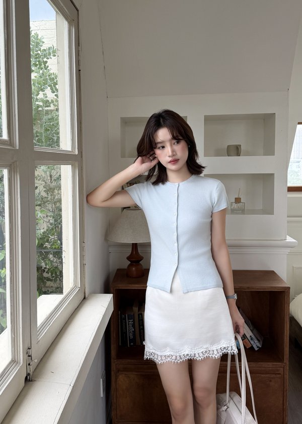 Daphne Buttoned Knit Top in Baby Blue