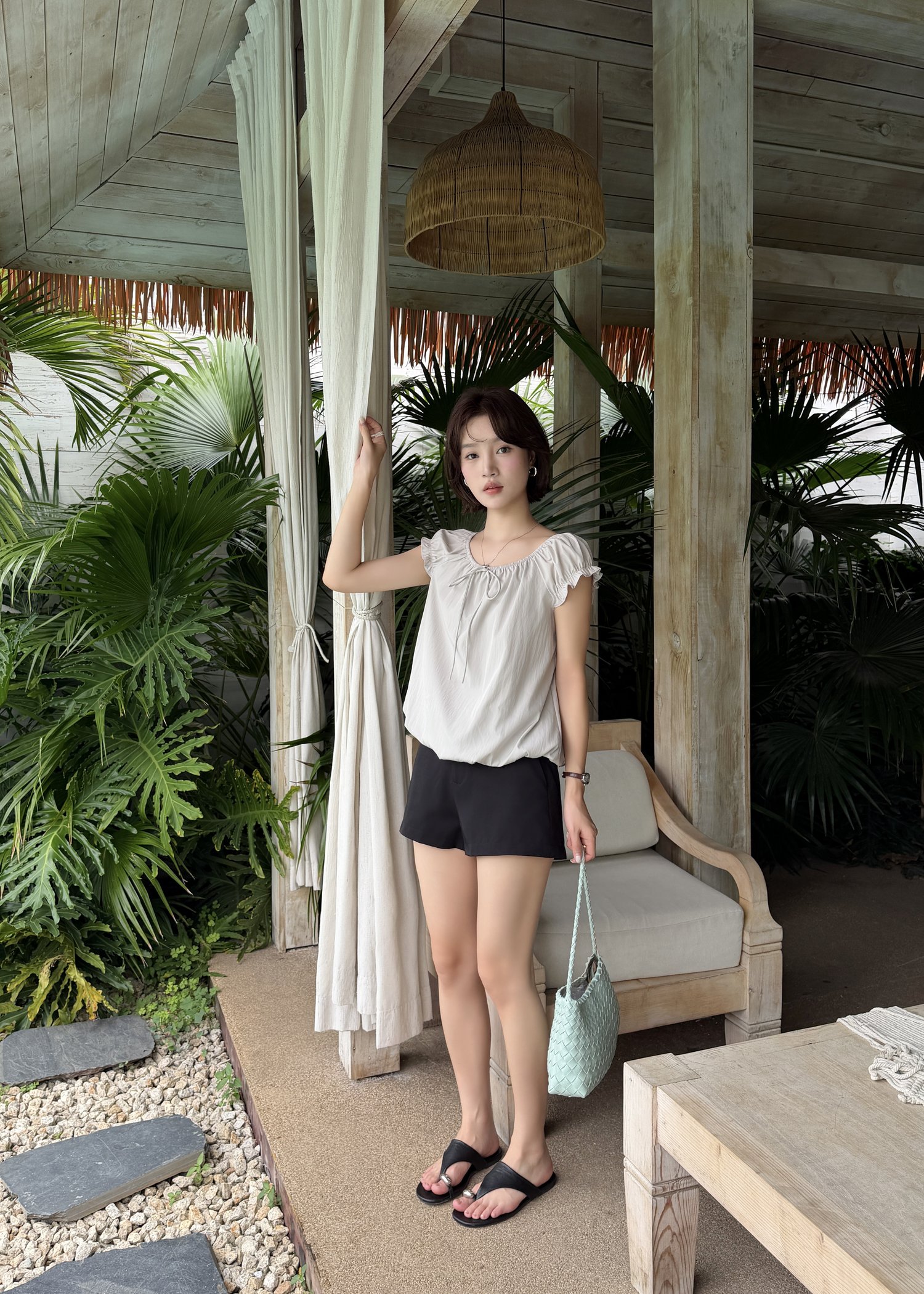 Lana Ribbon Puffy Top in Taupe
