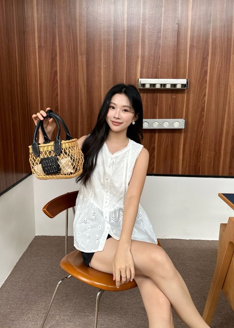 Yeon Floral Lacey Top in White