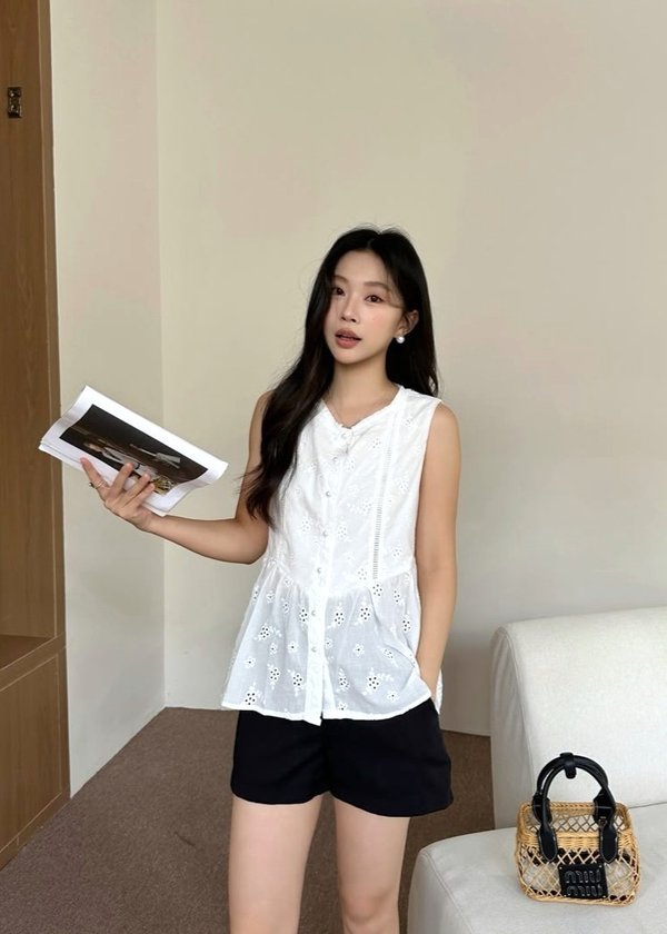 Yeon Floral Lacey Top in White