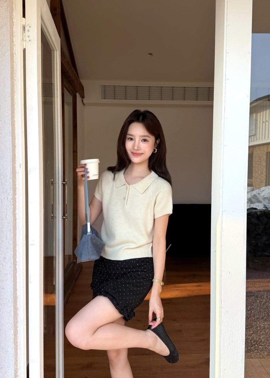 Naomi Collar Knit Top in Milk